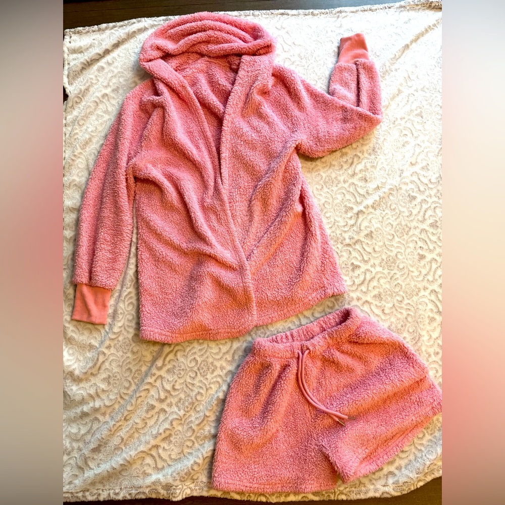 🚨PART OF 4 for 20🚨 Pink Furry Fluffy Cozy Shorts and Hoodie Combo S